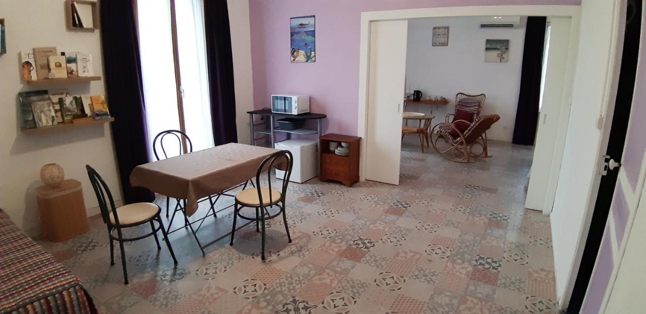 סן-לורן-דה-לה-סלאנק Chambre D'Hotes Du Mas Julianas מראה חיצוני תמונה