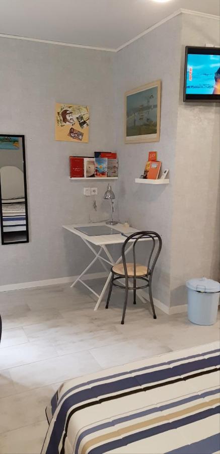 סן-לורן-דה-לה-סלאנק Chambre D'Hotes Du Mas Julianas מראה חיצוני תמונה
